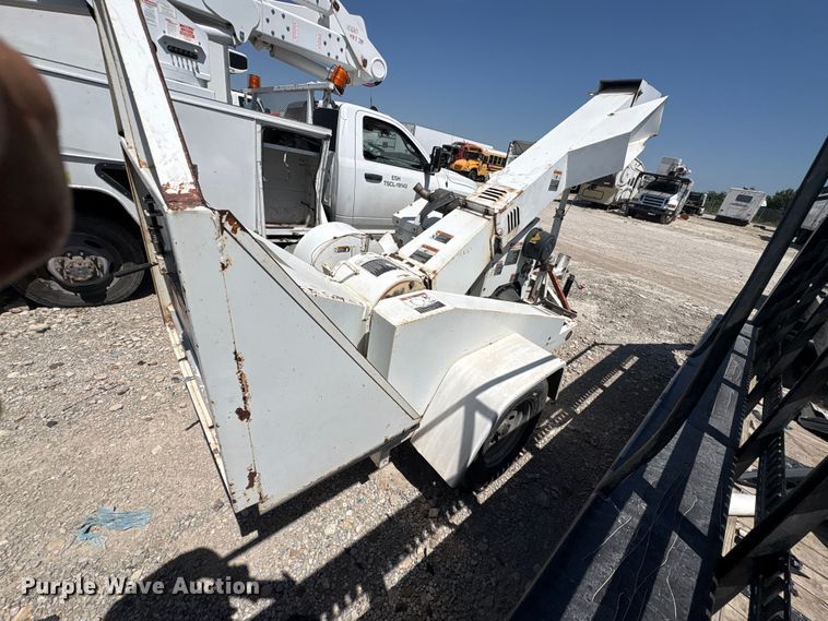 image for item YA3537 2006 Woodchuck wood chipper