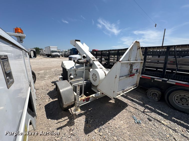 image for item YA3537 2006 Woodchuck wood chipper