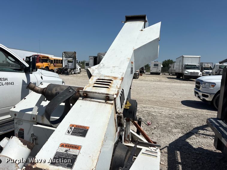 image for item YA3537 2006 Woodchuck wood chipper