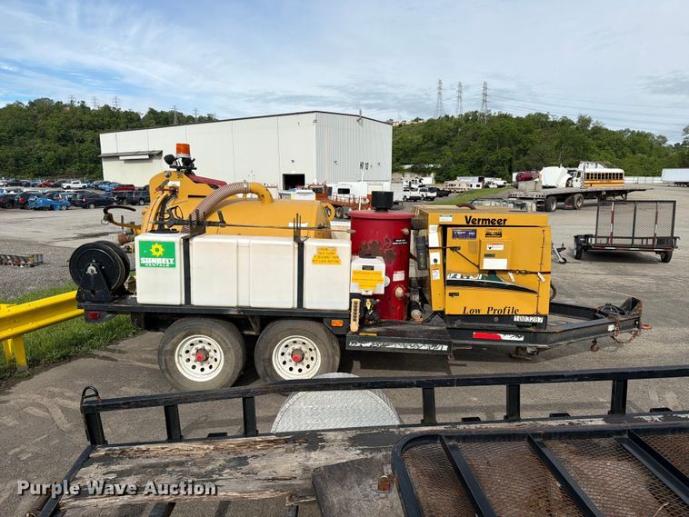 image for item YA3556 2016 Vac-Tron LP573-XDT vacuum trailer