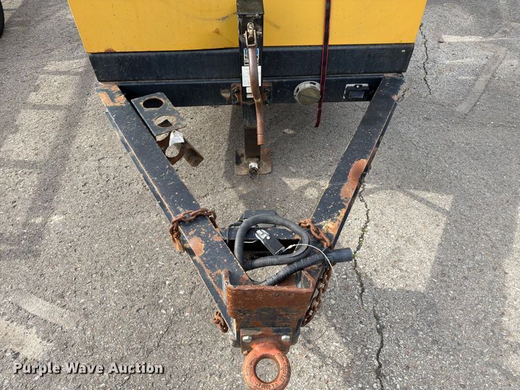image for item YA3556 2016 Vac-Tron LP573-XDT vacuum trailer