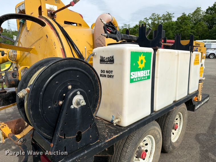 image for item YA3556 2016 Vac-Tron LP573-XDT vacuum trailer