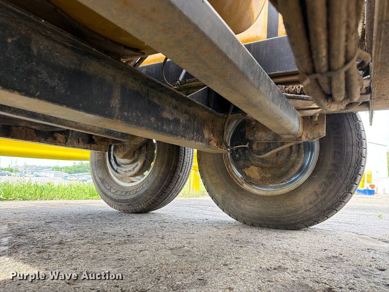 image for item YA3556 2016 Vac-Tron LP573-XDT vacuum trailer