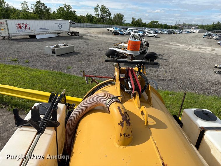 image for item YA3556 2016 Vac-Tron LP573-XDT vacuum trailer