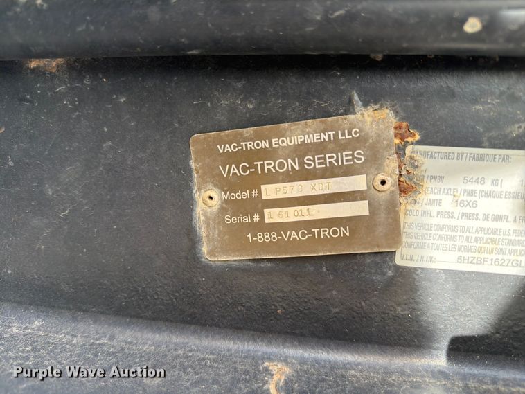 image for item YA3556 2016 Vac-Tron LP573-XDT vacuum trailer