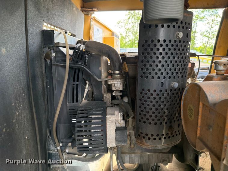 image for item YA3556 2016 Vac-Tron LP573-XDT vacuum trailer