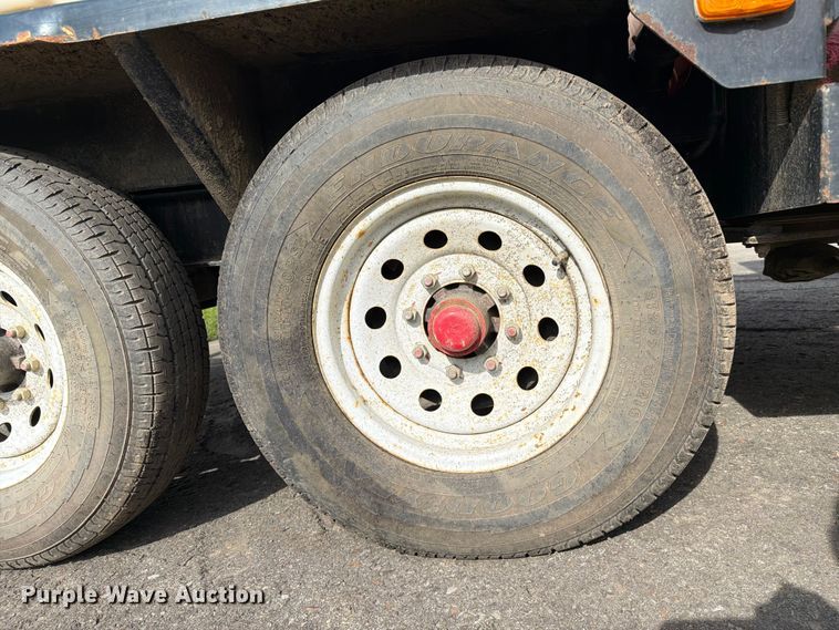 image for item YA3556 2016 Vac-Tron LP573-XDT vacuum trailer