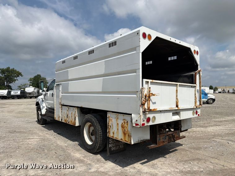 image for item YA3709 2015 Ford F650 Super Duty Ext. Cab chipper truck