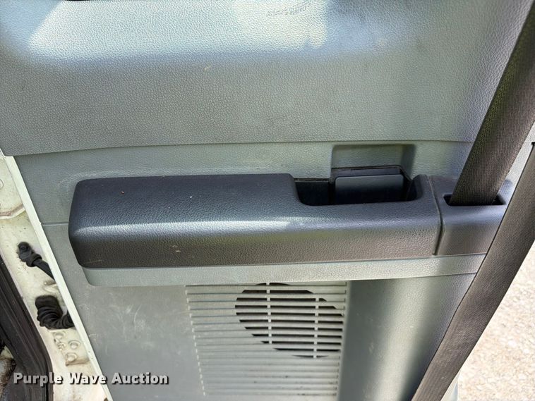 image for item YA3709 2015 Ford F650 Super Duty Ext. Cab chipper truck