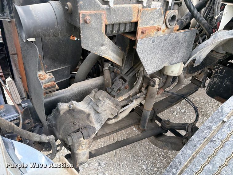image for item YA3709 2015 Ford F650 Super Duty Ext. Cab chipper truck