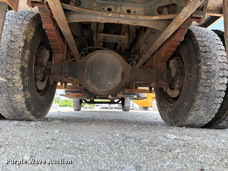 image for item YA3709 2015 Ford F650 Super Duty Ext. Cab chipper truck