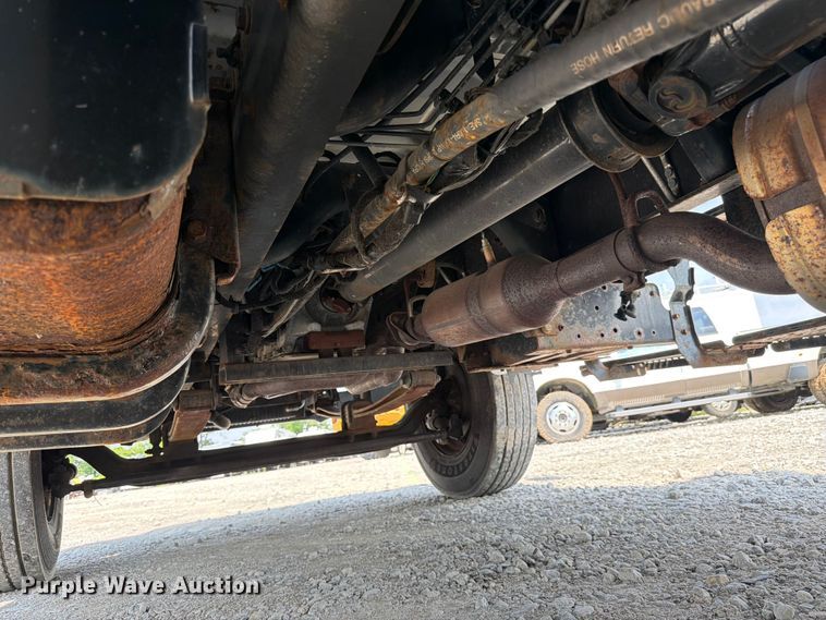 image for item YA3709 2015 Ford F650 Super Duty Ext. Cab chipper truck