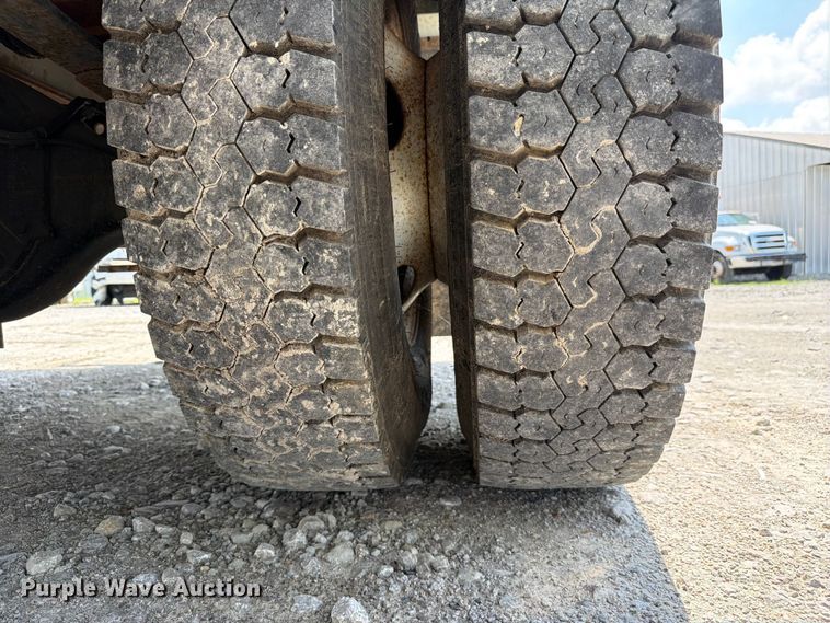 image for item YA3709 2015 Ford F650 Super Duty Ext. Cab chipper truck