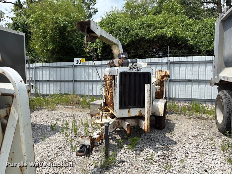 image for item YA3716 2010 Bandit  200XP wood chipper