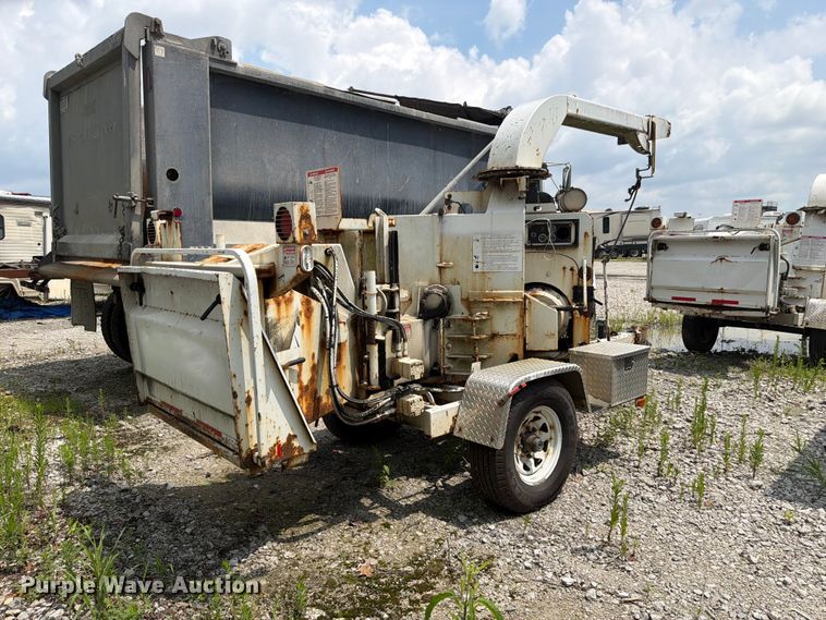 image for item YA3716 2010 Bandit  200XP wood chipper