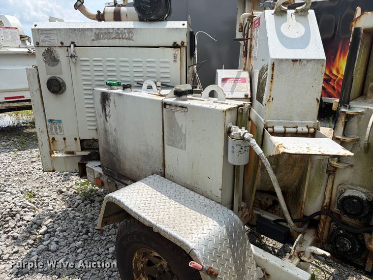 image for item YA3716 2010 Bandit  200XP wood chipper