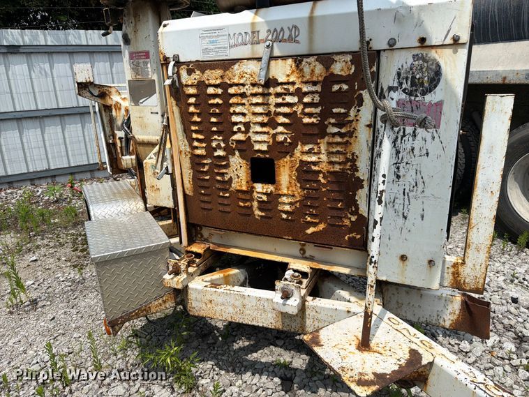 image for item YA3716 2010 Bandit  200XP wood chipper