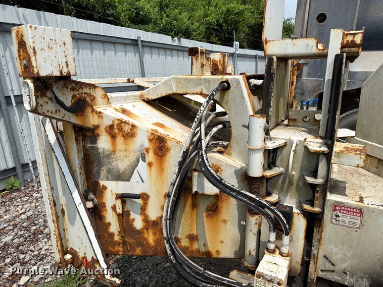 image for item YA3716 2010 Bandit  200XP wood chipper