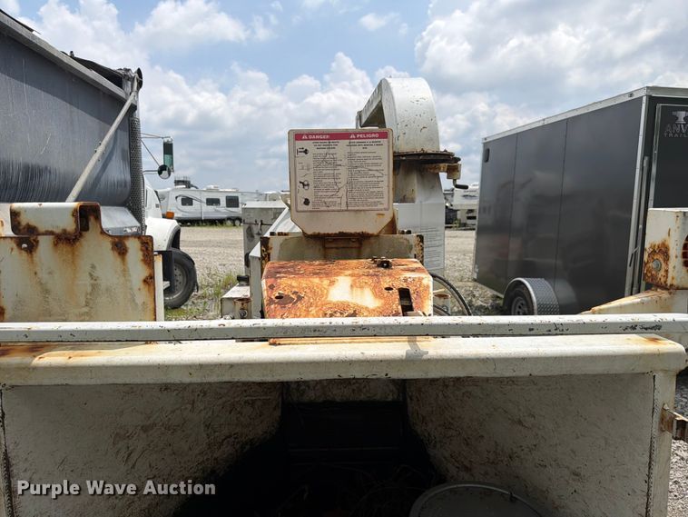 image for item YA3716 2010 Bandit  200XP wood chipper
