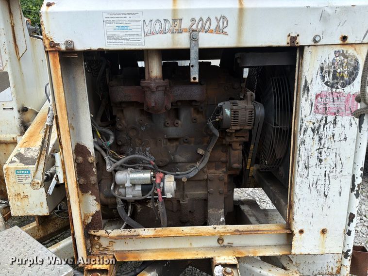 image for item YA3716 2010 Bandit  200XP wood chipper