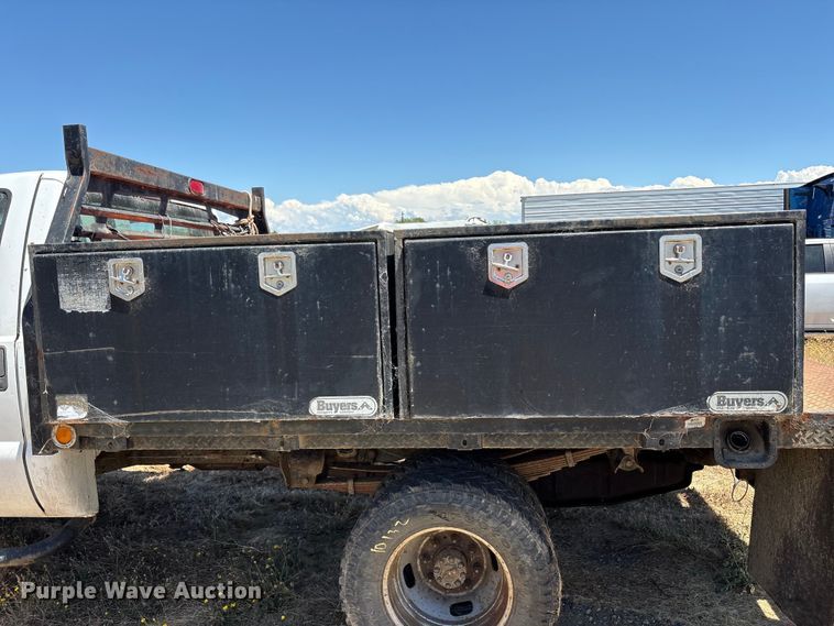 image for item YA3750 2010 Ford F350 Super Duty flatbed pickup truck