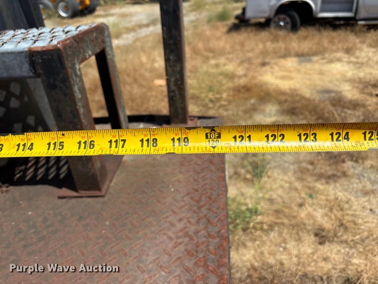 image for item YA3750 2010 Ford F350 Super Duty flatbed pickup truck
