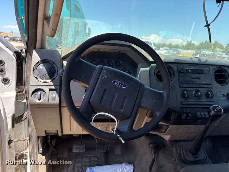 image for item YA3750 2010 Ford F350 Super Duty flatbed pickup truck