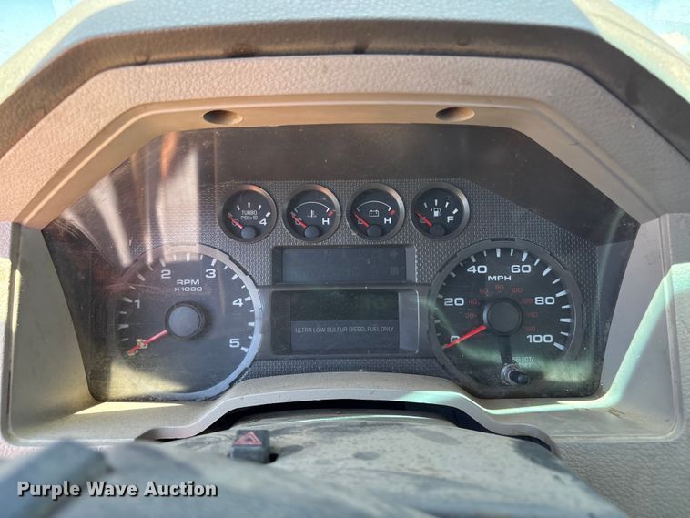 image for item YA3750 2010 Ford F350 Super Duty flatbed pickup truck
