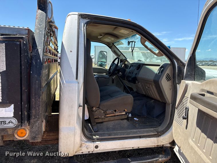 image for item YA3750 2010 Ford F350 Super Duty flatbed pickup truck