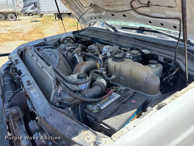 image for item YA3750 2010 Ford F350 Super Duty flatbed pickup truck