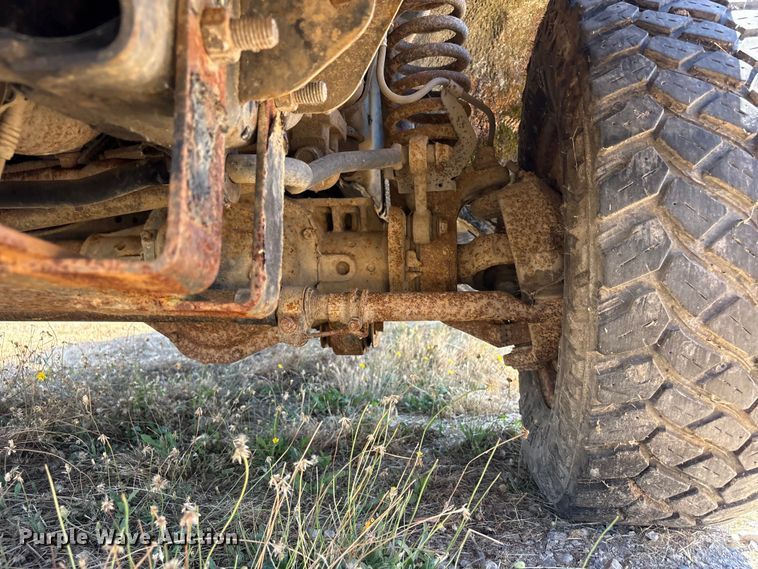 image for item YA3750 2010 Ford F350 Super Duty flatbed pickup truck