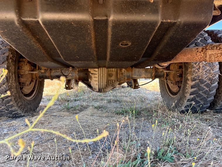 image for item YA3750 2010 Ford F350 Super Duty flatbed pickup truck