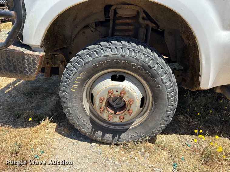 image for item YA3750 2010 Ford F350 Super Duty flatbed pickup truck