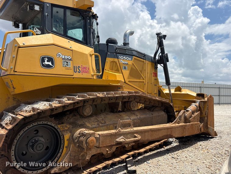 image for item YA3760 2019 John Deere 1050K dozer