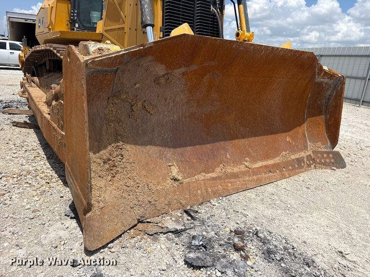 image for item YA3760 2019 John Deere 1050K dozer