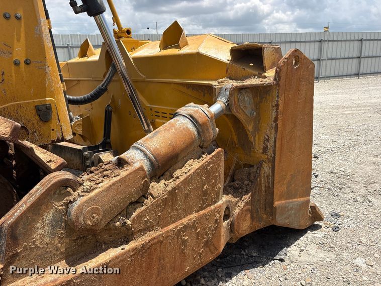 image for item YA3760 2019 John Deere 1050K dozer