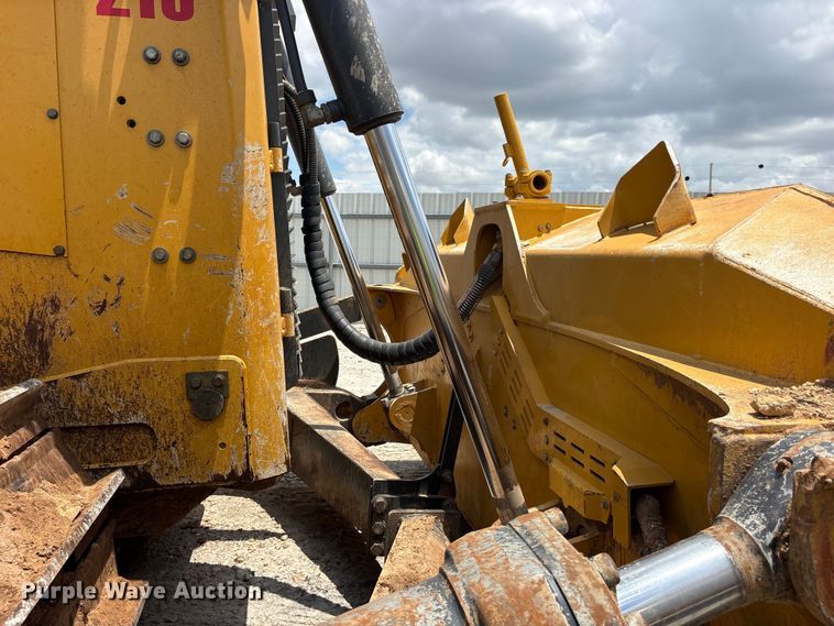 image for item YA3760 2019 John Deere 1050K dozer