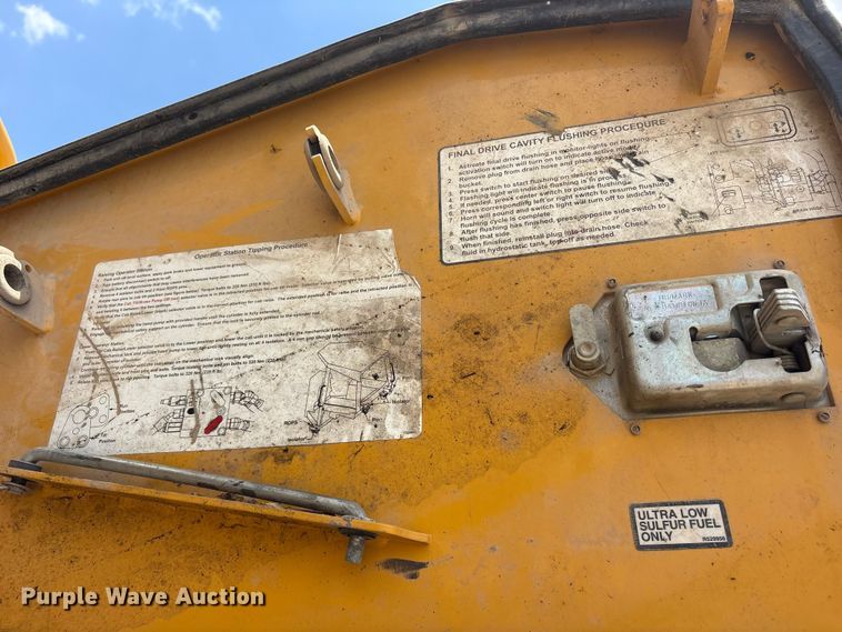 image for item YA3760 2019 John Deere 1050K dozer