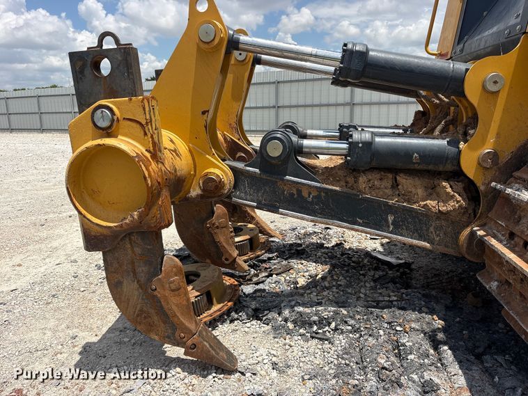 image for item YA3760 2019 John Deere 1050K dozer
