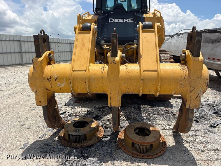 image for item YA3760 2019 John Deere 1050K dozer