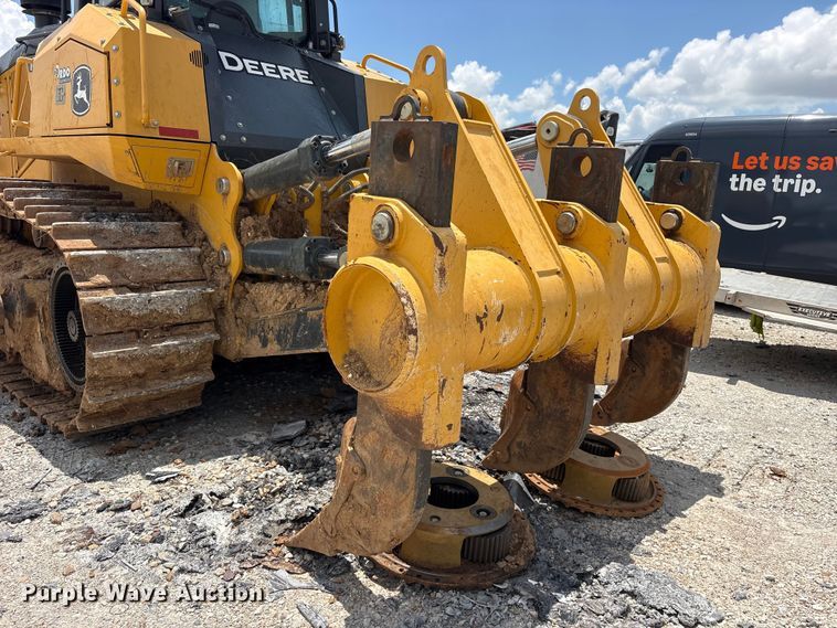 image for item YA3760 2019 John Deere 1050K dozer