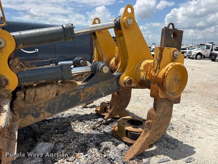 image for item YA3760 2019 John Deere 1050K dozer