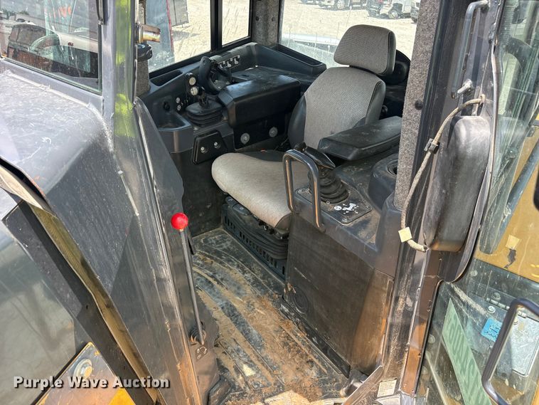 image for item YA3760 2019 John Deere 1050K dozer
