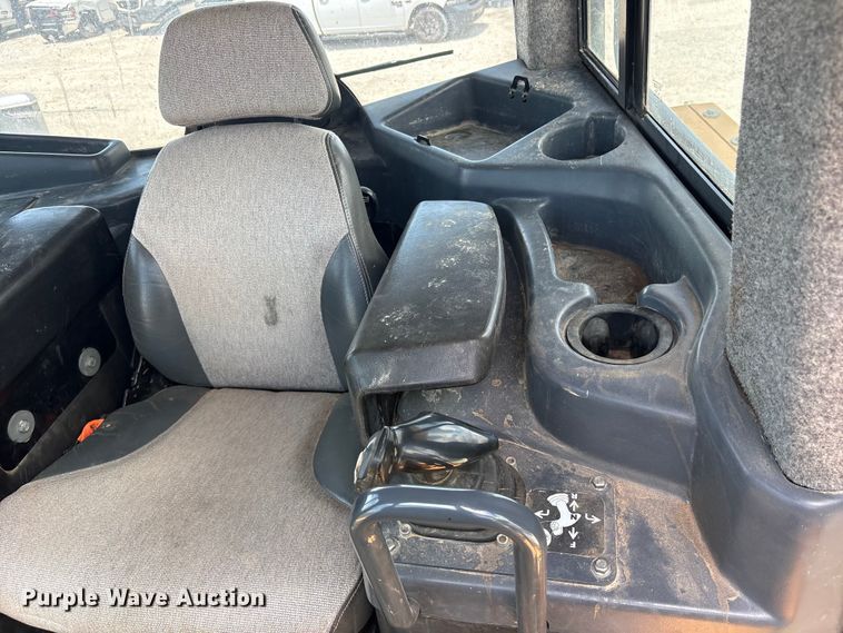 image for item YA3760 2019 John Deere 1050K dozer