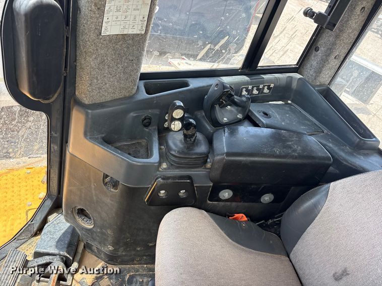 image for item YA3760 2019 John Deere 1050K dozer