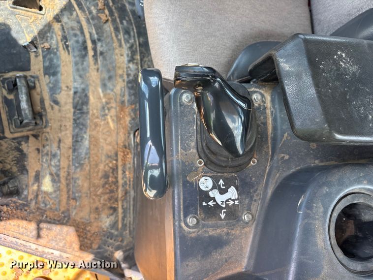 image for item YA3760 2019 John Deere 1050K dozer