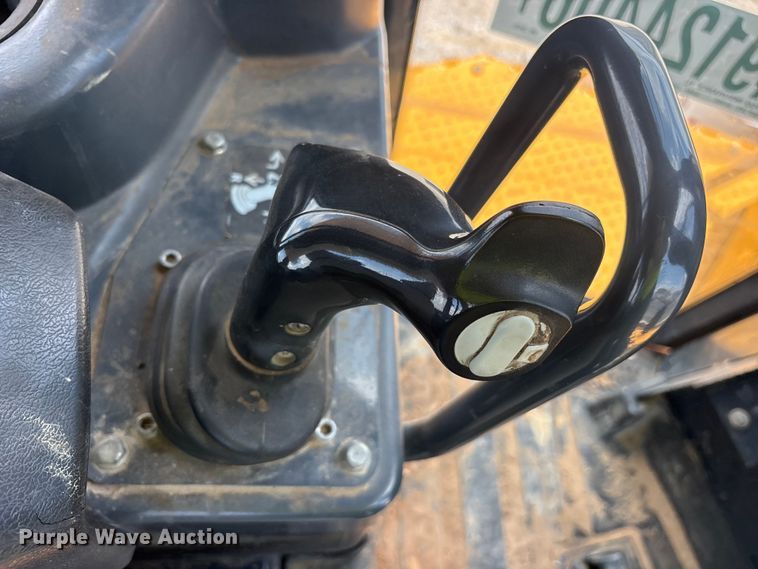 image for item YA3760 2019 John Deere 1050K dozer