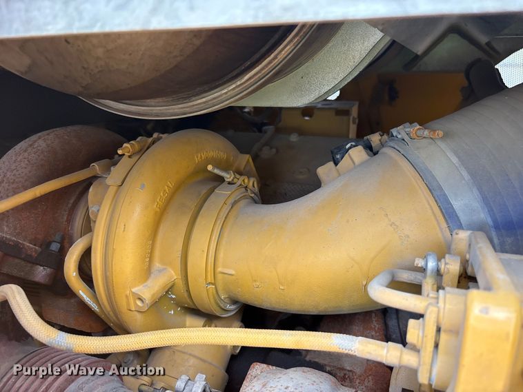 image for item YA3760 2019 John Deere 1050K dozer