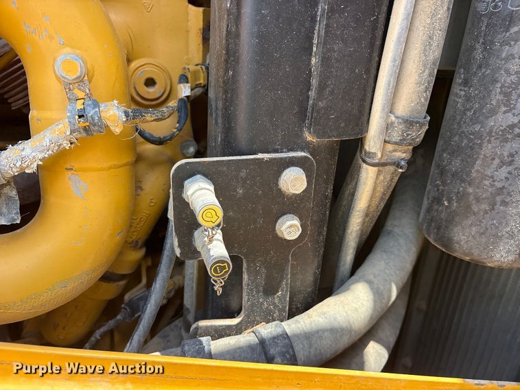 image for item YA3760 2019 John Deere 1050K dozer
