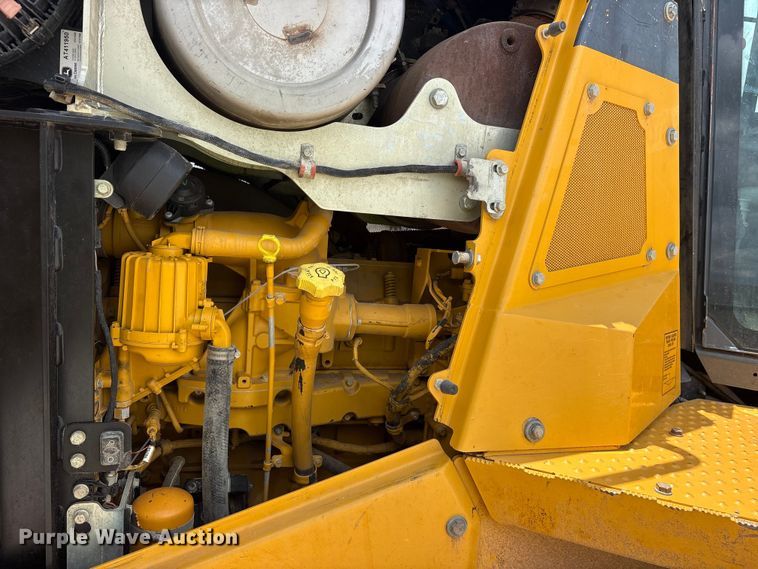 image for item YA3760 2019 John Deere 1050K dozer